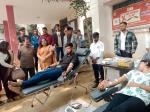 उ0प्र0 राज्य एड्स नियंत्रण सोसाइटी के निर्देशानुसार राष्ट्रीय सेवा योजना, दीनदयाल उपाध्याय विश्वविद्यालय गोरखपुर के कार्यालय में गुरू श्री गोरक्षनाथ ब्लड बैंक के संयुक्त तत्वधान में एक रक्तदान शिविर का आयोजन किया गया।